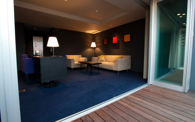 The Gate Hotel Kaminarimon by Hulic