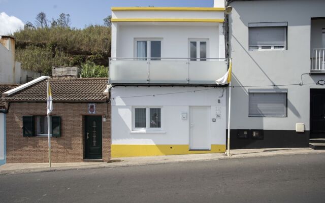 Отель Azores Villas - Beach Villa Португалия, Понта-Делгада - отзывы, цены и фото номеров - забронировать отель Azores Villas - Beach Villa онлайн вид на фасад