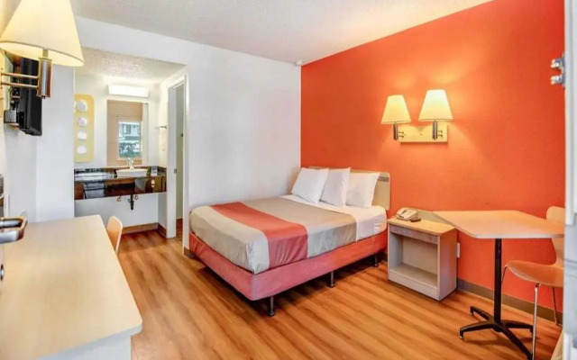 Motel 6 Stockton, CA - North