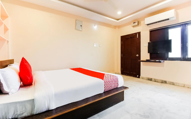 OYO 40305 R Square Inn