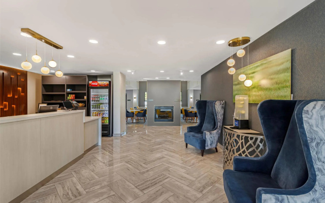Comfort Inn & Suites Savannah Airport