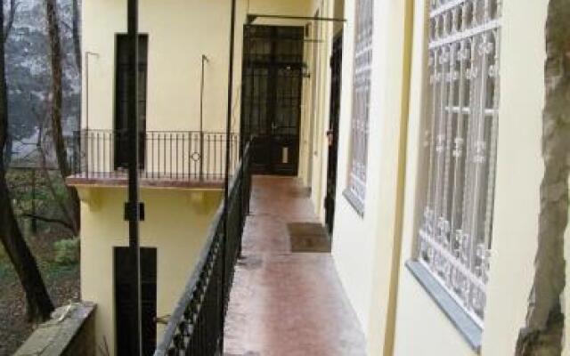White Rabbit Hostel Будапешт вид на фасад