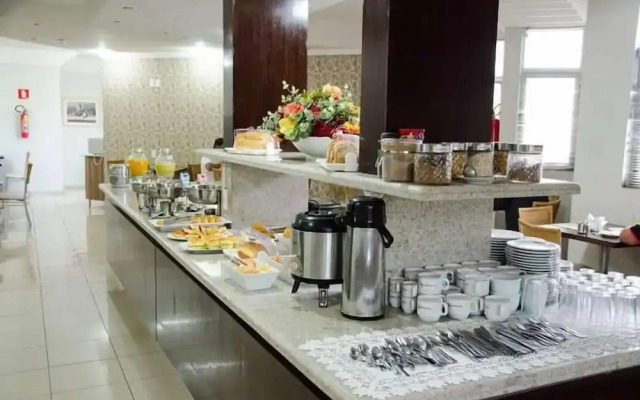 Serras Hotel