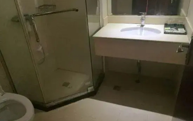 Yancheng Riyuehu Holiday Hotel