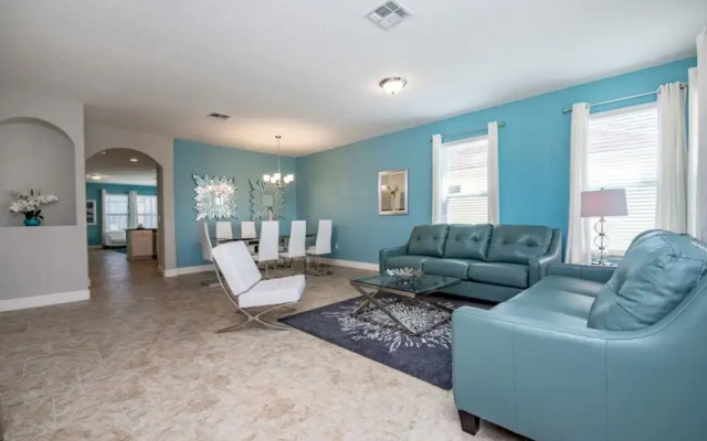 Solterra - 4104 Oaktree Drive