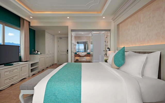 Skylight Hotel