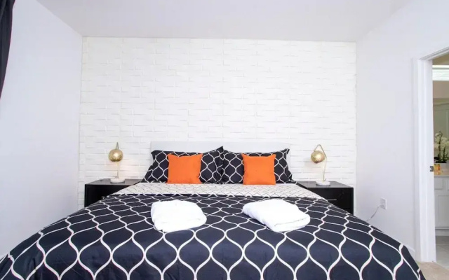Gorgeous Family Home Sleeps 28 Blv103