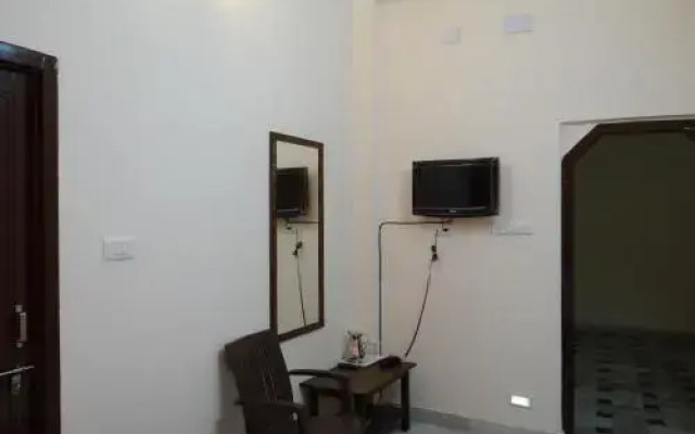 Hotel Dine 11