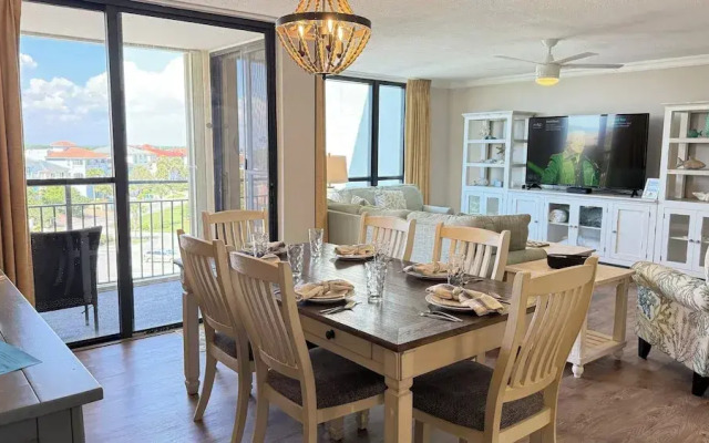 Coastal Nest @ Enclave 602a