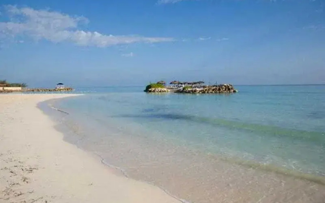 Hotel Breezes Trelawny Resort & Spa