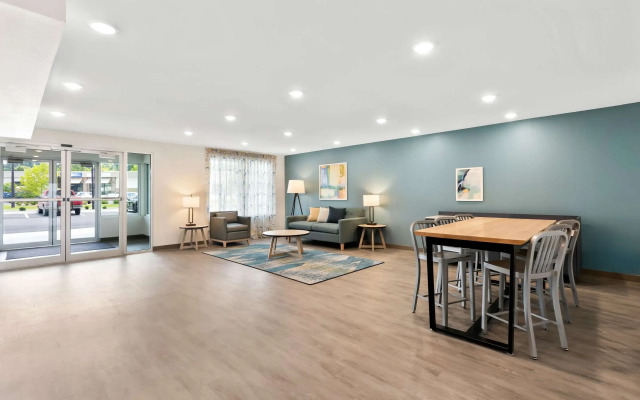 Woodspring Suites Savannah West Chatham Parkway