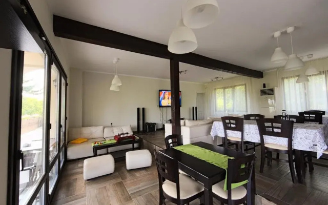 Miza Guest House