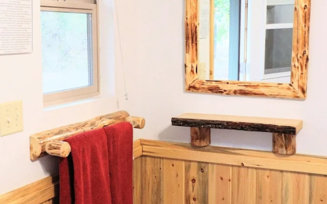 Eycat Lodging Company