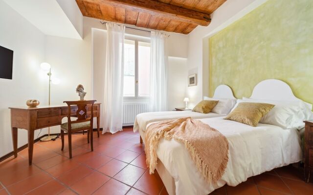 Отель Elegant Apartment nel Cuore del Centro Италия, Болонья - отзывы, цены и фото номеров - забронировать отель Elegant Apartment nel Cuore del Centro онлайн комната для гостей