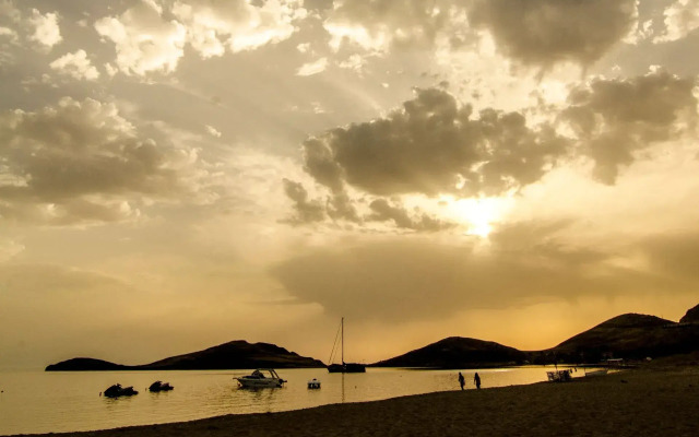 Platy Beach Hotel