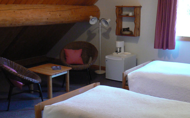 Nakiska Bear Ranch