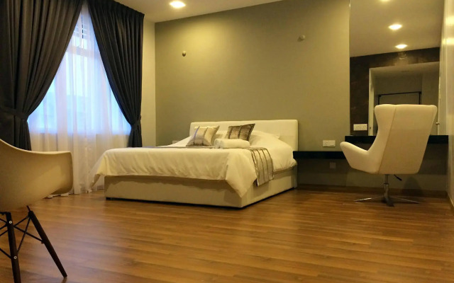 Shamrock Boutique Villa