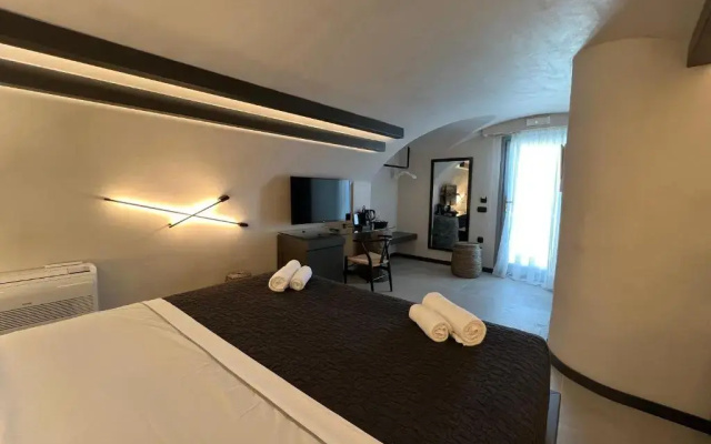 ArmonOia Suites Santorini