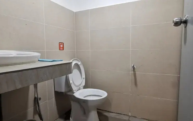 OYO Home 90372 Greybirds Hostel