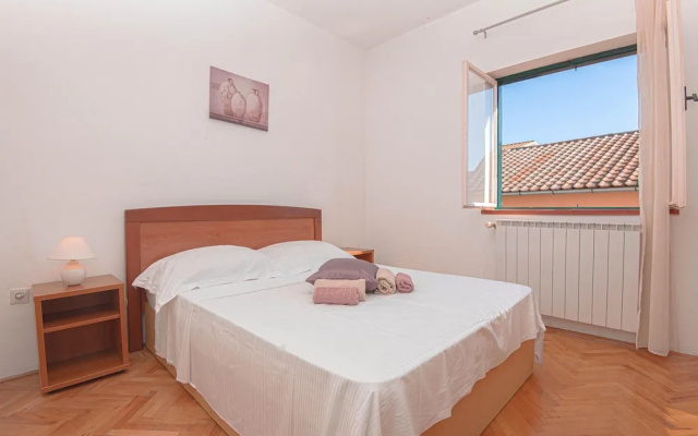 Amazing Apartment in Brodarica With 3 Bedrooms and Wifi