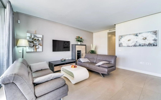 The Edge Apartment