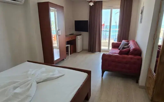 Zeus Hotel
