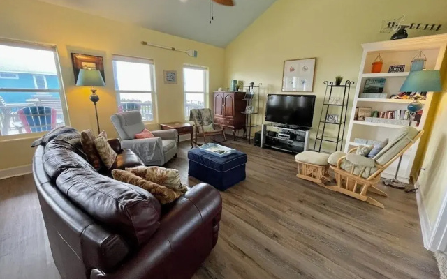 Kay Caye 3 Bedroom Home by Redawning