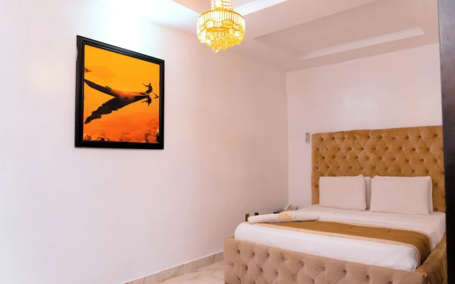 Standard Luxury Room - Sleeps2 - Pool - Petallowed