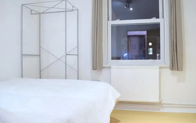 3 Bedroom Flat Sleeps 6 in Bethnal Green