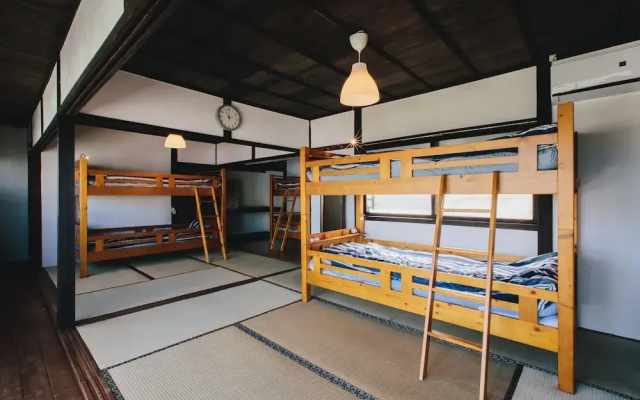 Hostel Dockhouse