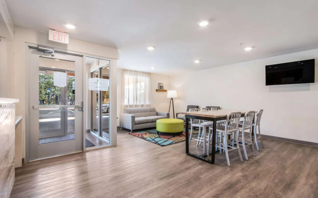 WoodSpring Suites Doral Miami Airport