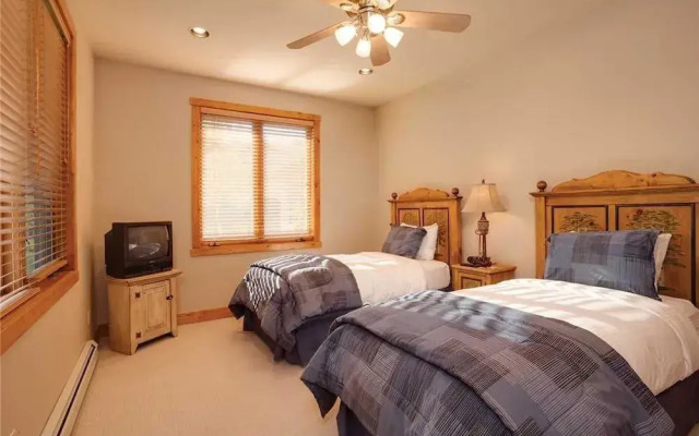 2748 Waterstone Apartment 5