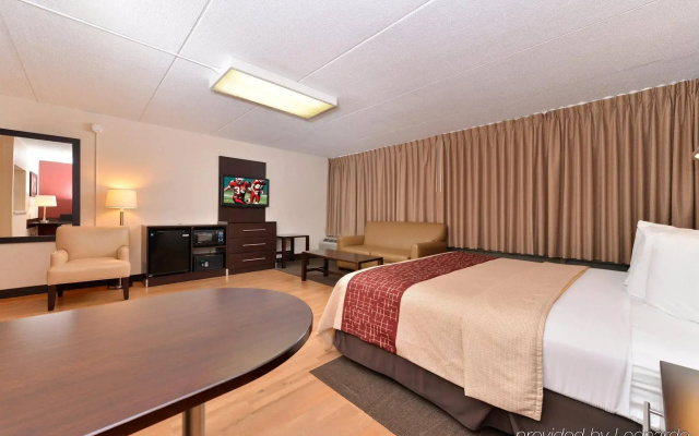 Red Roof Inn PLUS+ Boston - Woburn/ Burlington