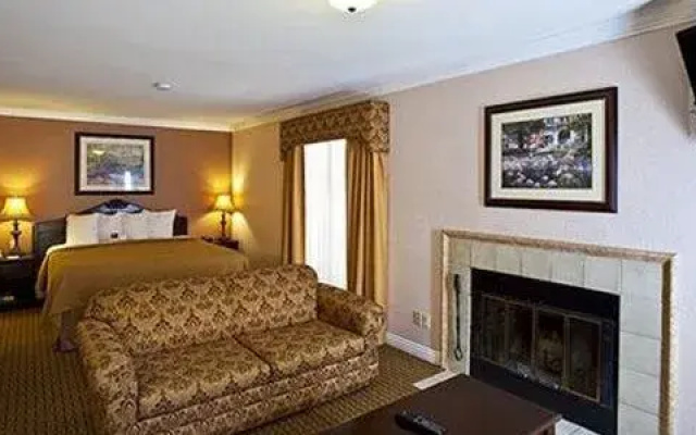 Quality Suites Anaheim Stadium