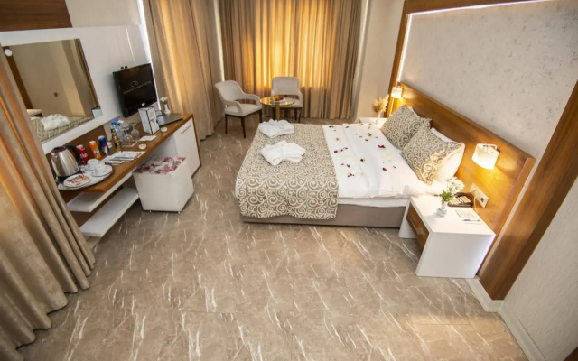 Cakmak Marble Hotel