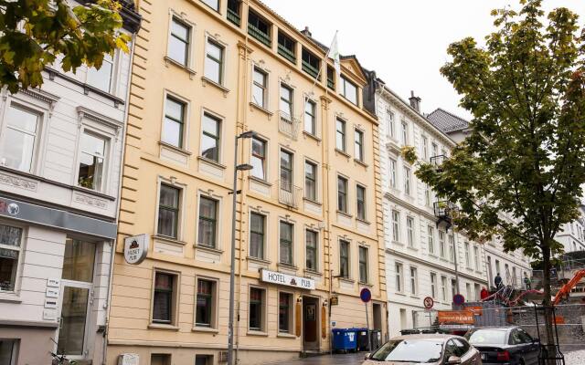 Отель P-Hotels Bergen (ex Bergen Travel Hotel) Норвегия, Берген - отзывы, цены и фото номеров - забронировать отель P-Hotels Bergen (ex Bergen Travel Hotel) онлайн вид на фасад