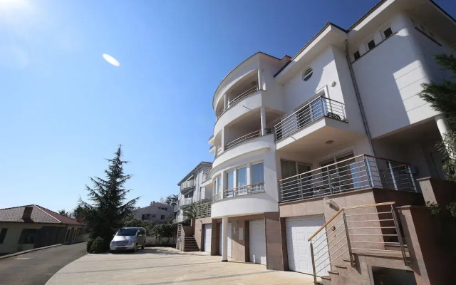 New Luxury Apartments