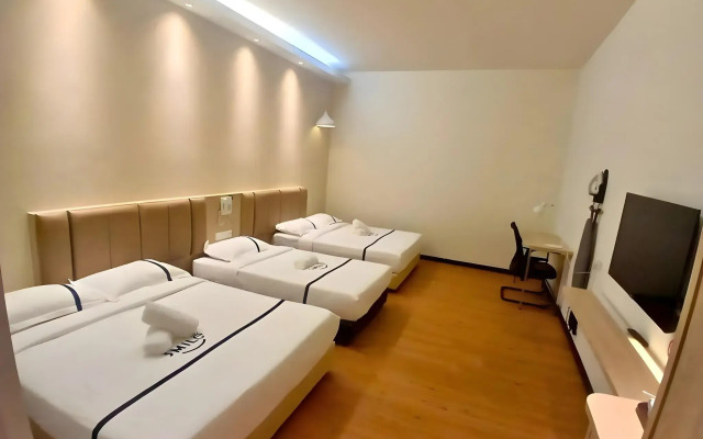 Top Holiday Hotel @ The Mines Seri Kembangan