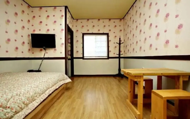 Hongsung Namdang Rodem Pension