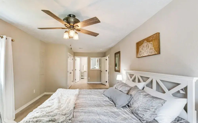 Walk to Lewisville Lake: Dog-friendly Texas Home