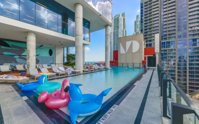Studio with Panoramic City and Bay Views