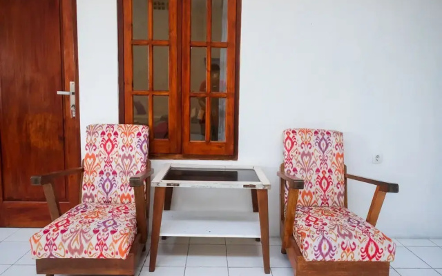 RedDoorz near Grojogan Sewu Tawangmangu