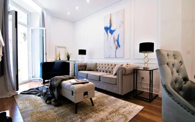 LA PLAZA Luxury Apartment (City Center)