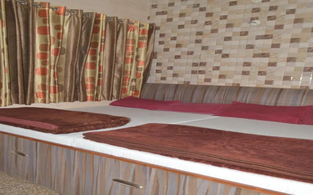 Ajanta Hotel 100 Mtrs Railway Station & 400 Mtrs Dargah