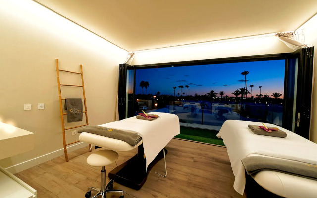 Отель Club Maspalomas Suites & Spa - Adults Only