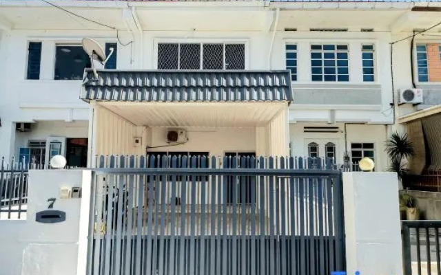 7 Peaceful GurneyTerrace 4BR15pax Shops & Eateries
