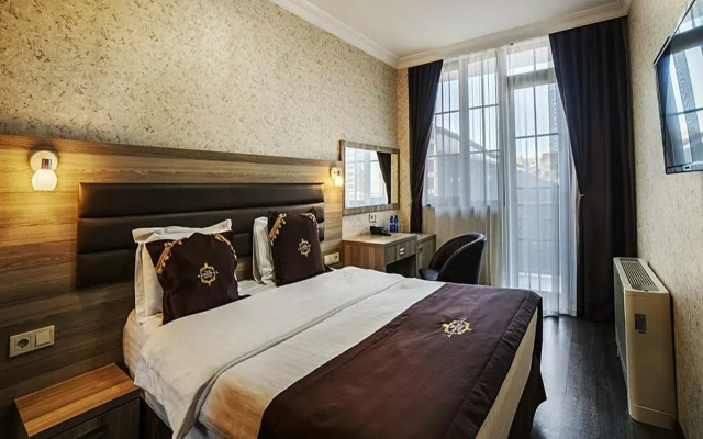 The Admiral Hotel