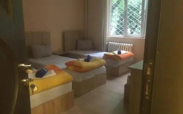 Hostel 123