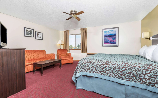 Days Inn by Wyndham Pueblo