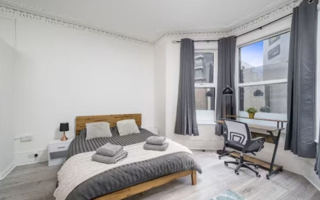 Cozy 2BR Family Apartment - London N22 Sleeps 6